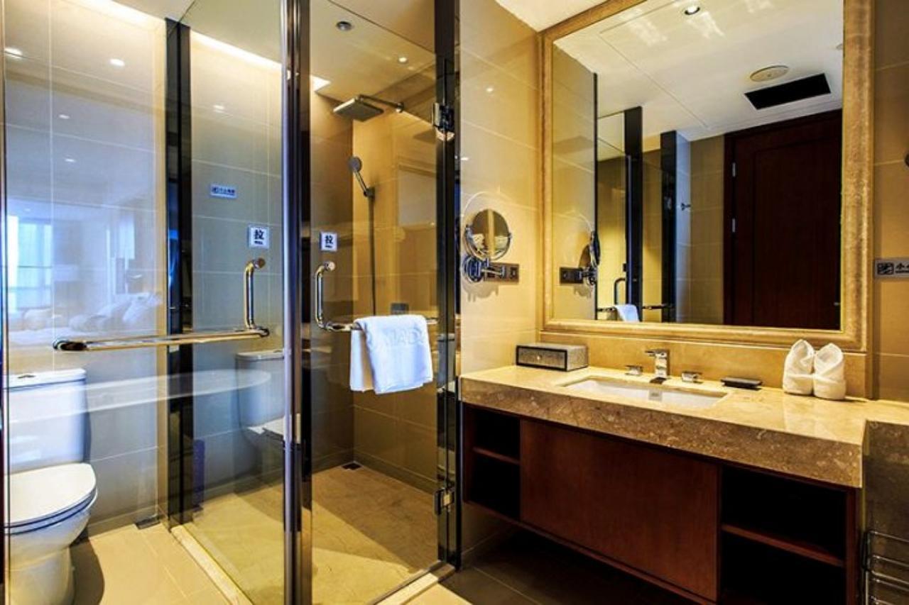 Ramada Jiaxing Hotel Buitenkant foto